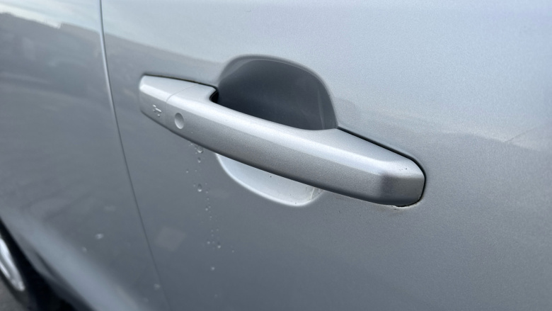 Jaguar F-Pace 2.0d Portfolio 5dr Auto AWD Diesel Estate